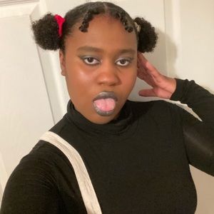 Meet your Posher, Emani